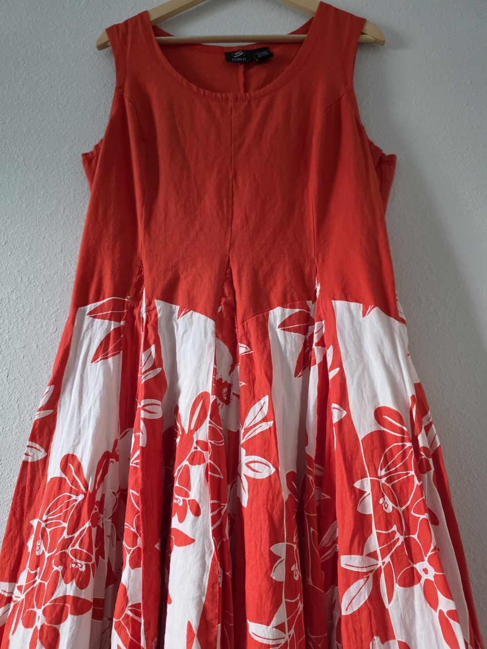 Studio EY Floral Midi Dress in Orange/red & White Size XL